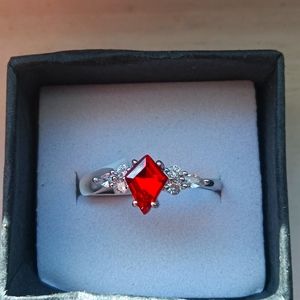 Beautiful Red Ruby CZ Diamond Ring (Size 7)
